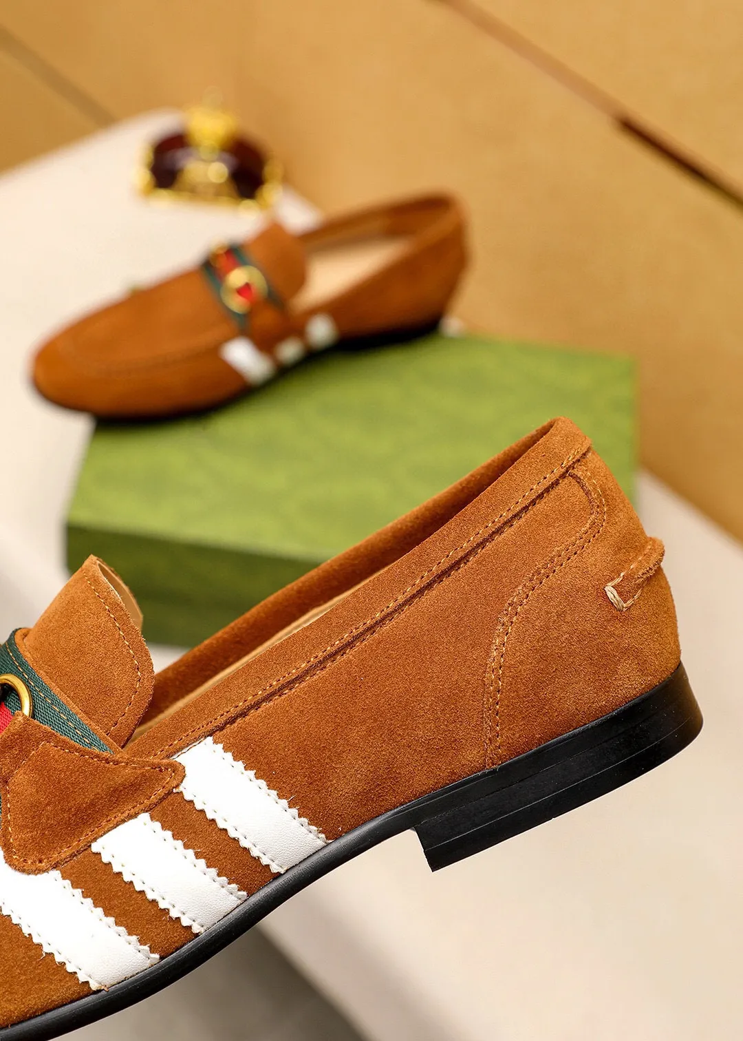 Men's shoes 💰480 💐 Product trademark: GUCCI "Gucci" casual leather shoes Regular size: 38-44 (45.46🉑️customized) Product materials: Selected imported first-layer frosted cowhide upper + classic hardware buckle, imported cowhide leather lining. Strong three-dimensional visual effect, original outsole Color: 4⃣️colors available